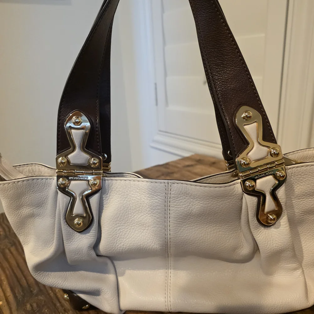 Michael Kors Cream and Brown Shoulder Bag with Gold Details - Picture 16 of 16